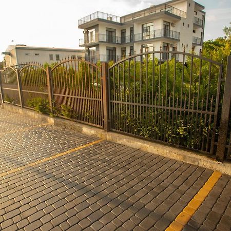 Pollux Μπατούμι Εξωτερικό φωτογραφία